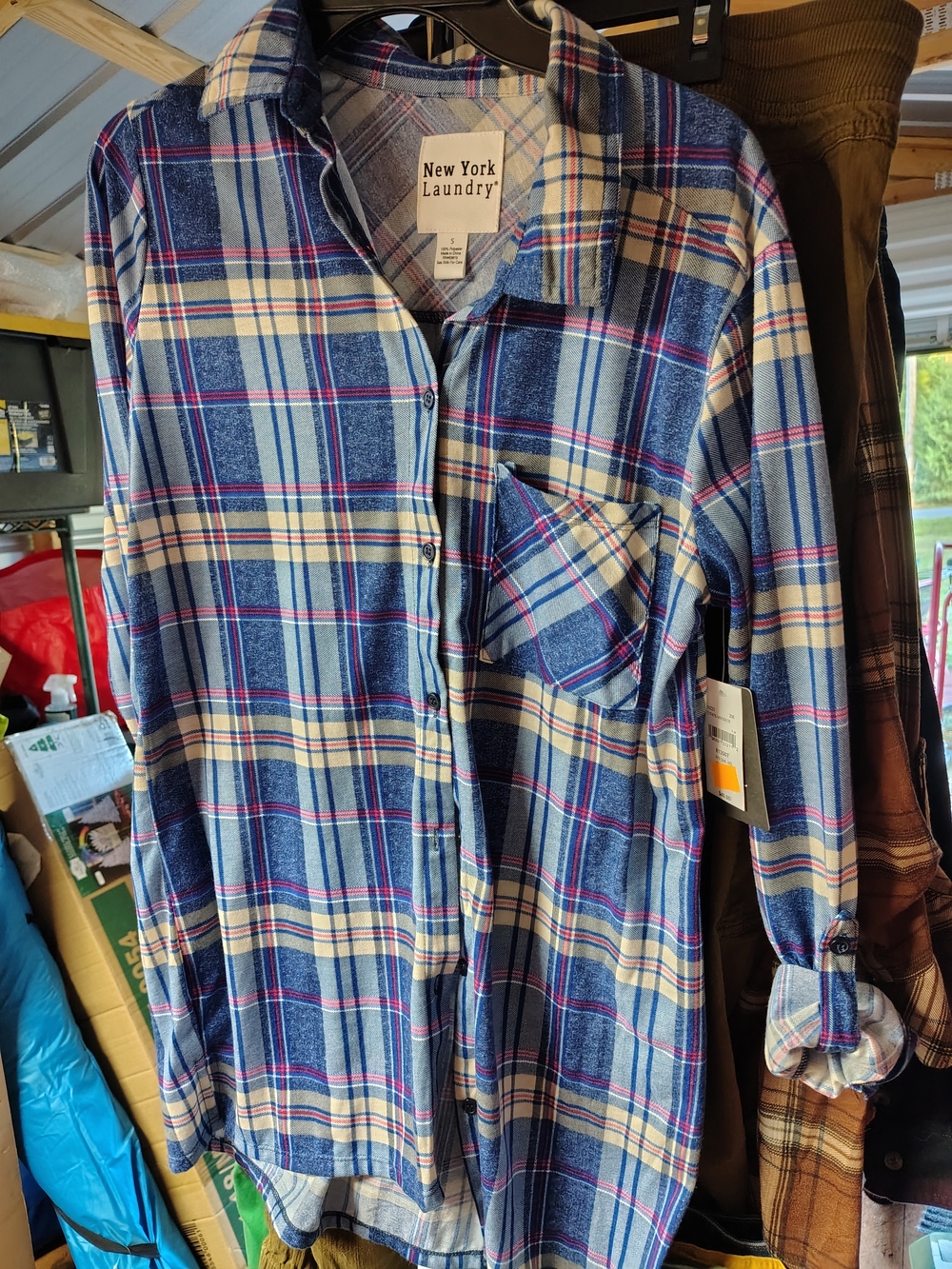 New York Laundry Blue, Cream and Red Plaid Button-Down Shirt